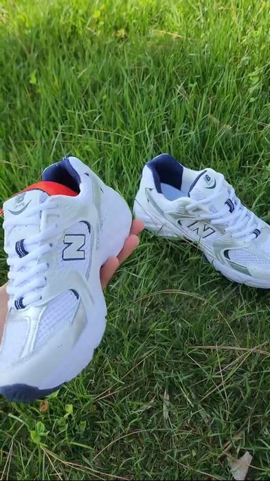 Yoshlar krossovkalari

 Yoshlar uchun krossovkalar - bu yoshlar uchun