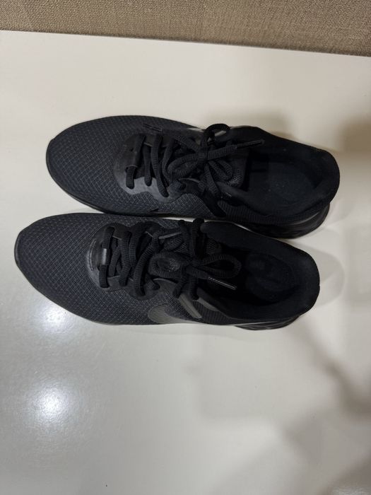 Продаются Кроссовки Nike