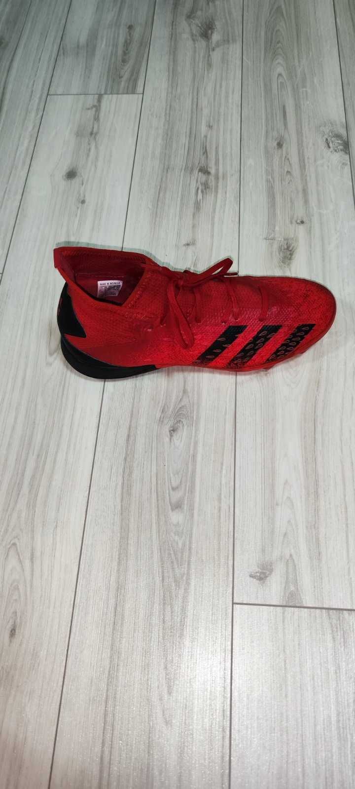 Футболни стоножки Adidas predator червени 42 номер