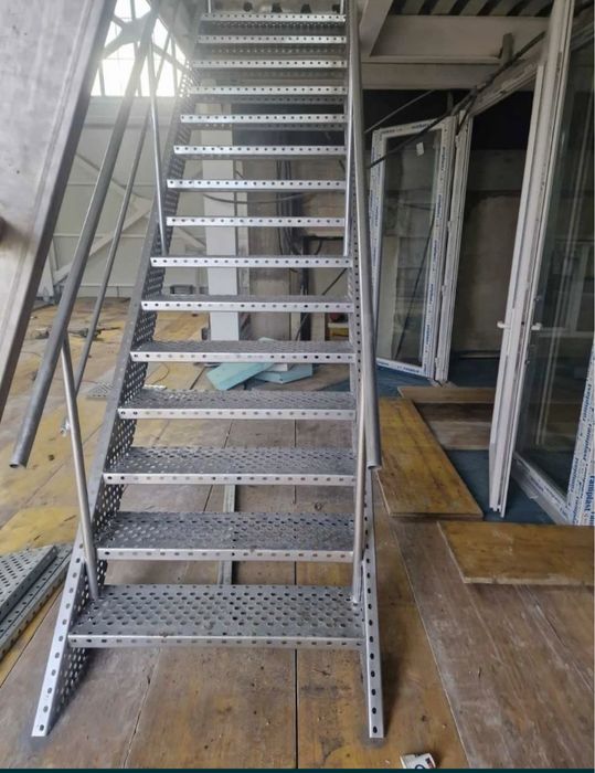 Scari zincate galvanizate la super pret