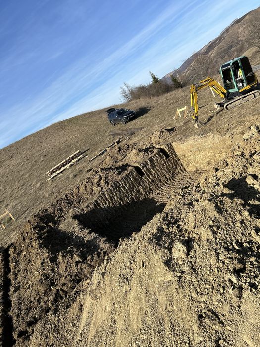 Inchiriez miniexcavator