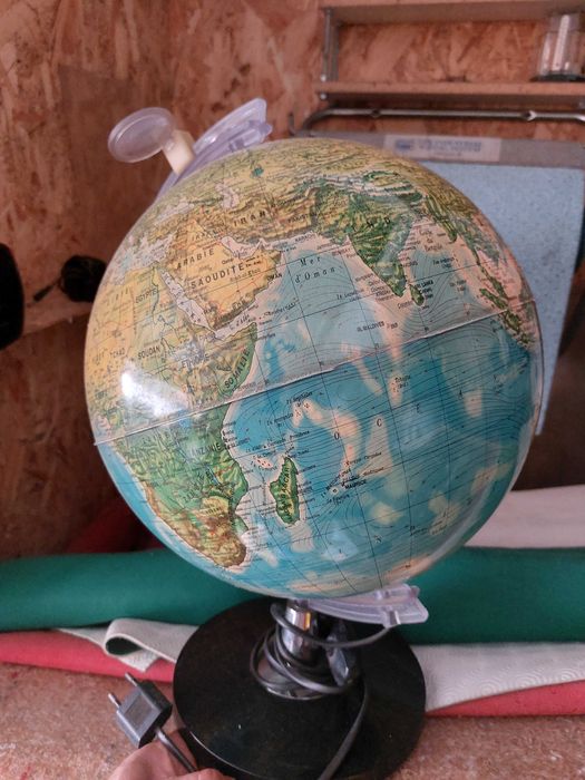 glob pământesc iluminat cu lupă diam94cm/44Hcm