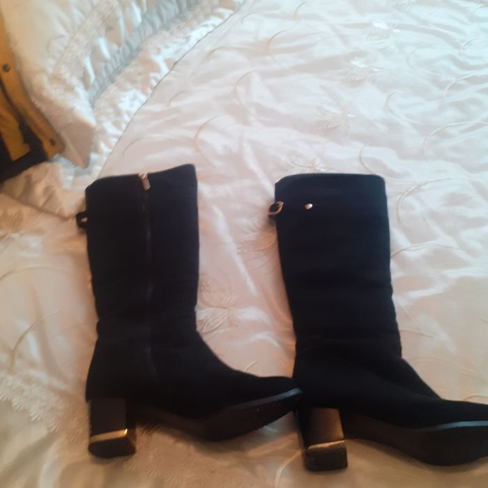 Продам зимние сапоги