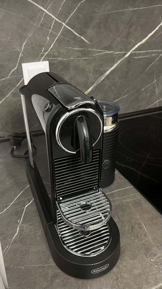 Nespresso CITIZ&MILK еспресо машина
