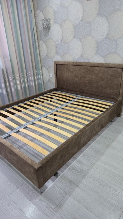 Продам 2х спальную кровать в хорошем состоянии!