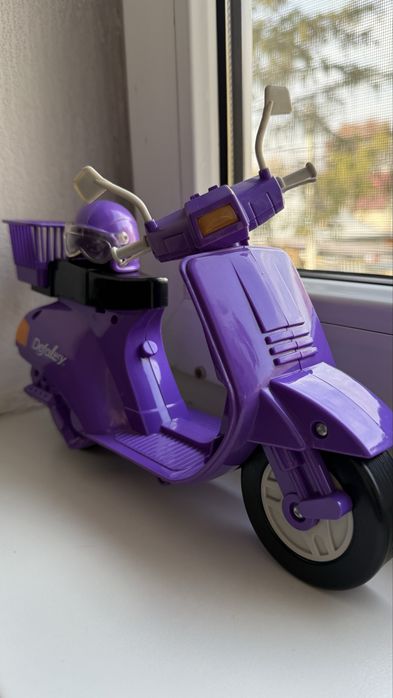 Игрушечный мопед