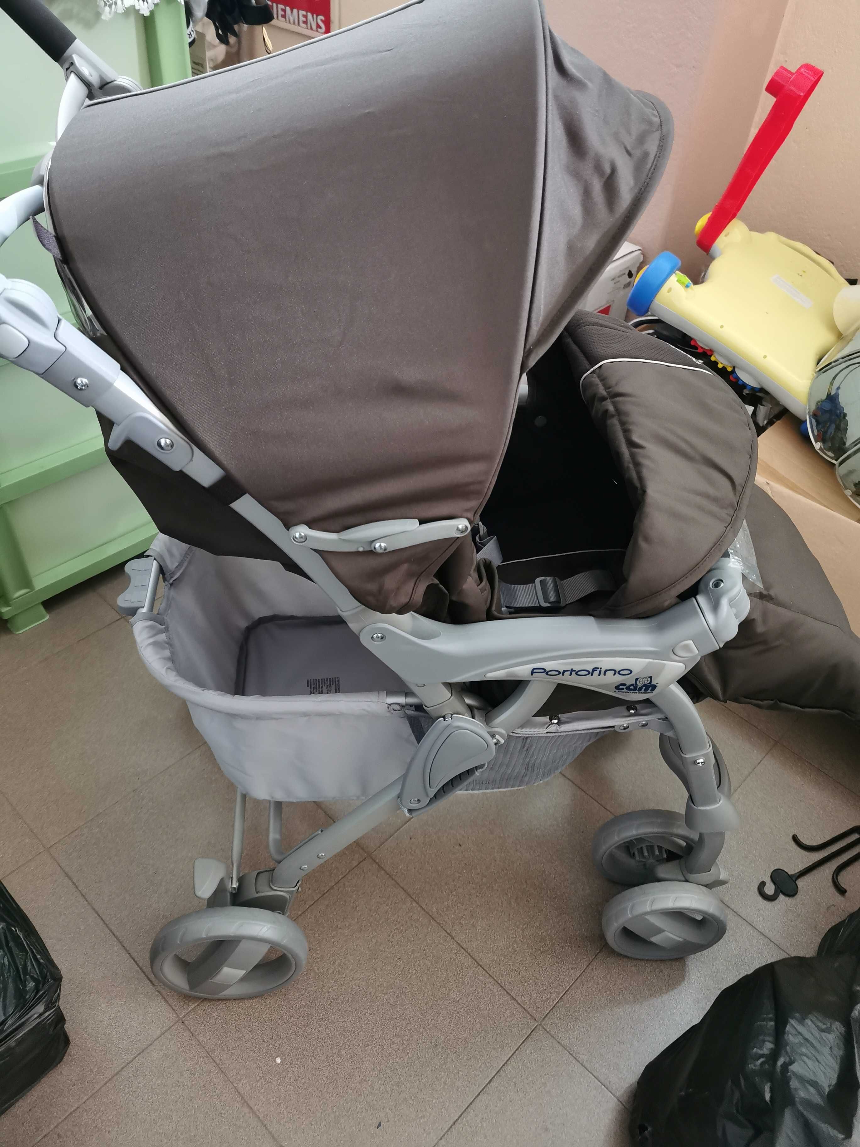Нова италианска детска количка на CAM Portofino