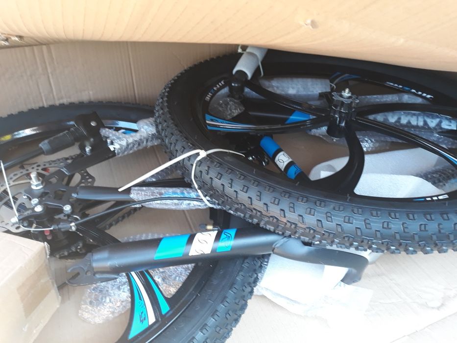 Bicicleta 3.0 cauciucuri.De munte.noi