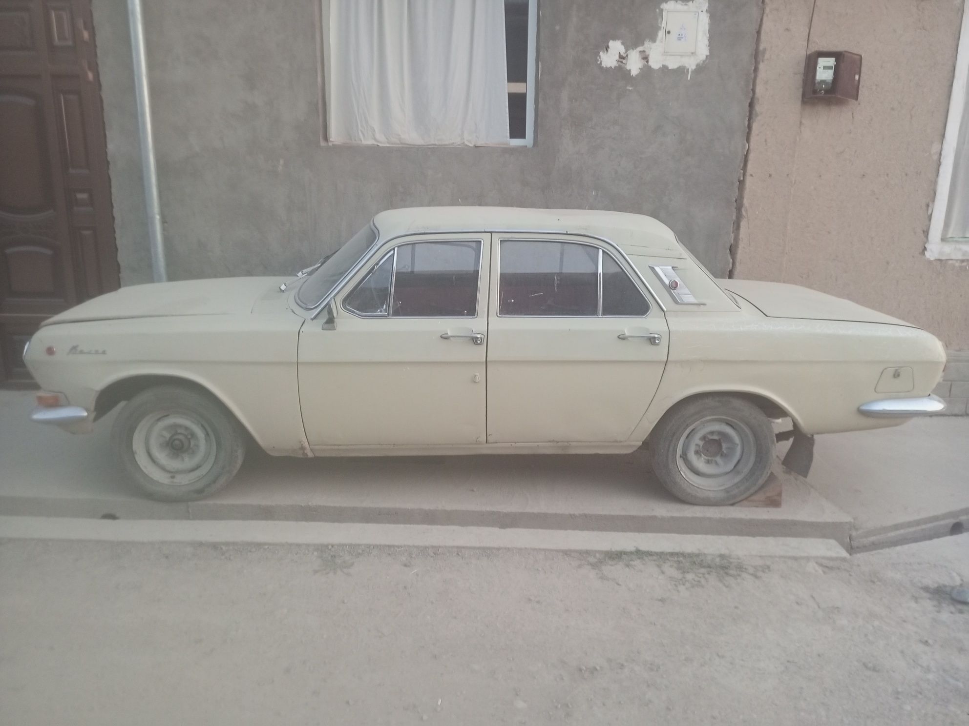 Volga 2410 holati yaxshi benzin