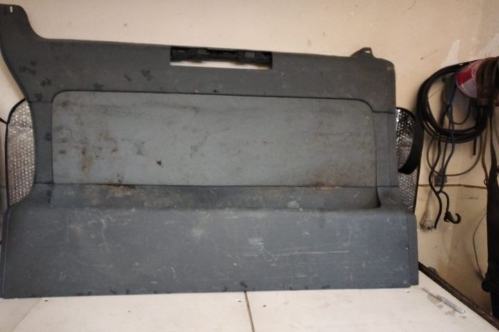 Fata usa  mijloc stanga Mercedes-Benz Vito W639