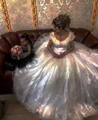 Свадебное платье и аксессуары