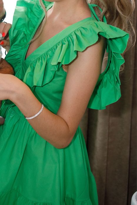 Vand rochie verde deosebita