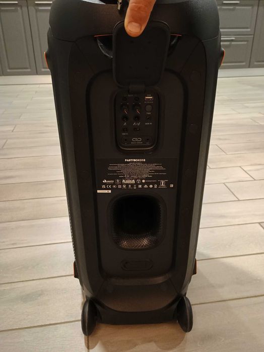 Vând boxa JBL partybox 310