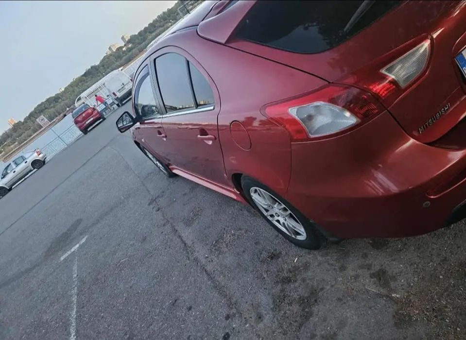 Vând mitubishi lancer an2010