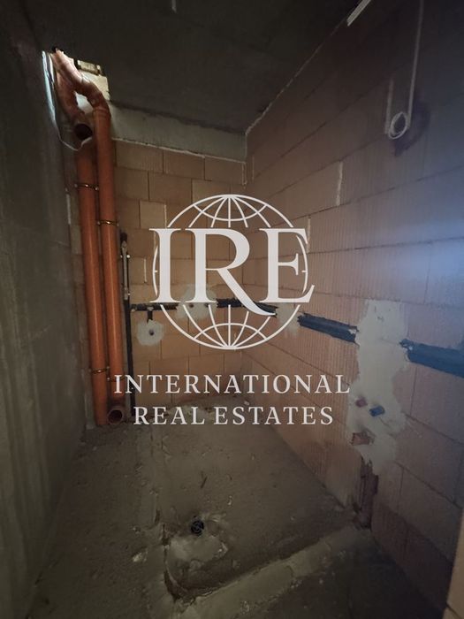 Продава се Четиристаен апартамент в Варна, Цветен квартал - 140 кв.м за 1779 €/кв.м - Снимка #9