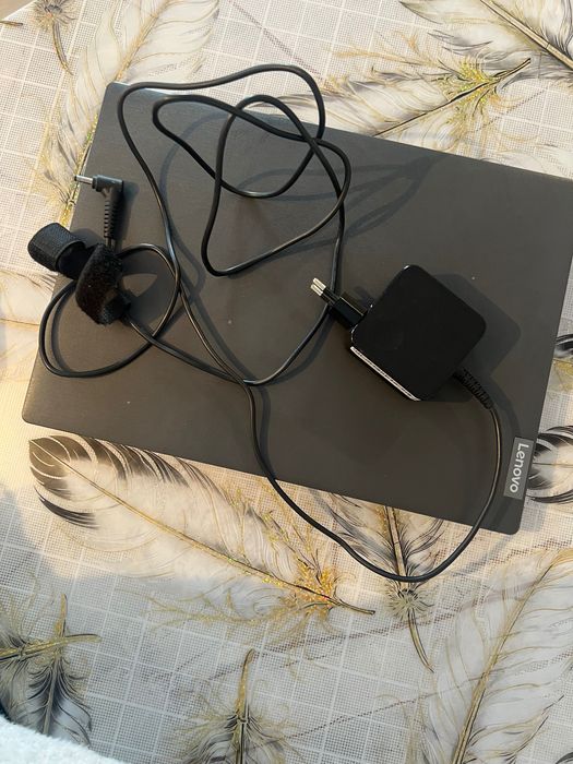 Продам Ноутбук в хорошем состоянии нужно не большой ремонт