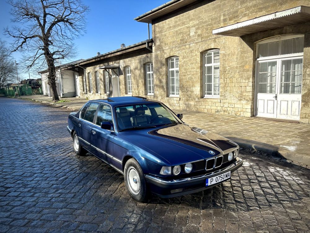 BMW 750i V12 (E32)