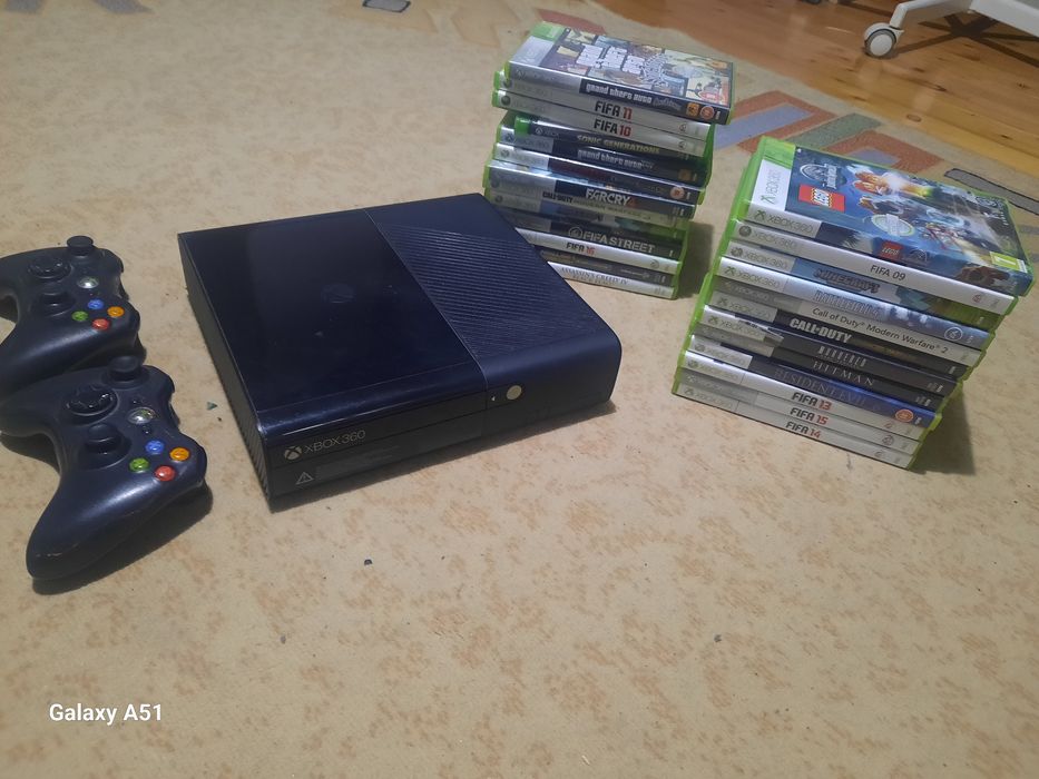 Vând Xbox 360+2 joystick