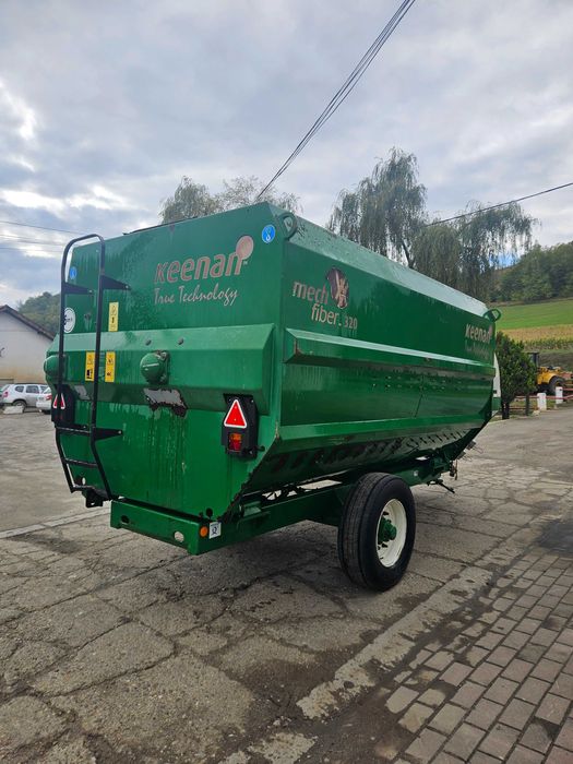 Remorca malaxor de furaje Keenan MechFiber 320