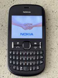 Телефон Nokia Asha 200 с оригинално зарядно