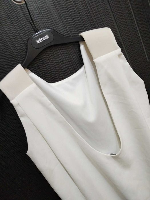 Рокля с изрязан гръб,рокля с 3/4 ръкав