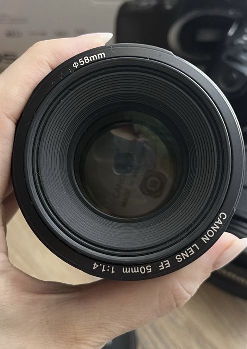 Портретной объектив Canon 50 1.4