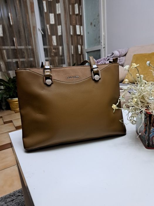 Дамска чанта елегантна,петролен зелено ,две дръжки средна дължина