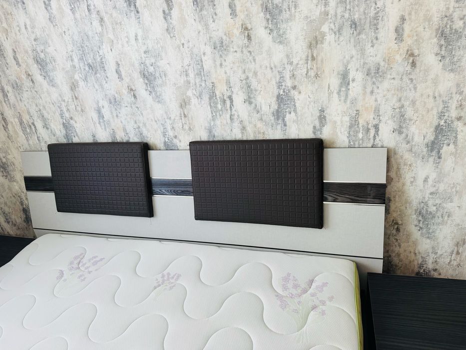 Vand Pat cu noptiere