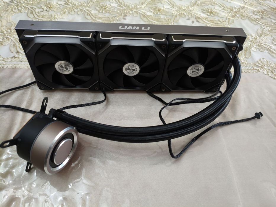 Lian Li Galahad AIO 360 (GA-360SLB)