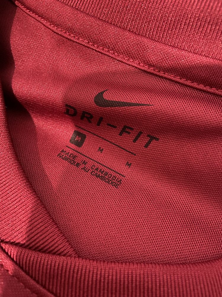 Tricouri Nike Dri Fit [M]