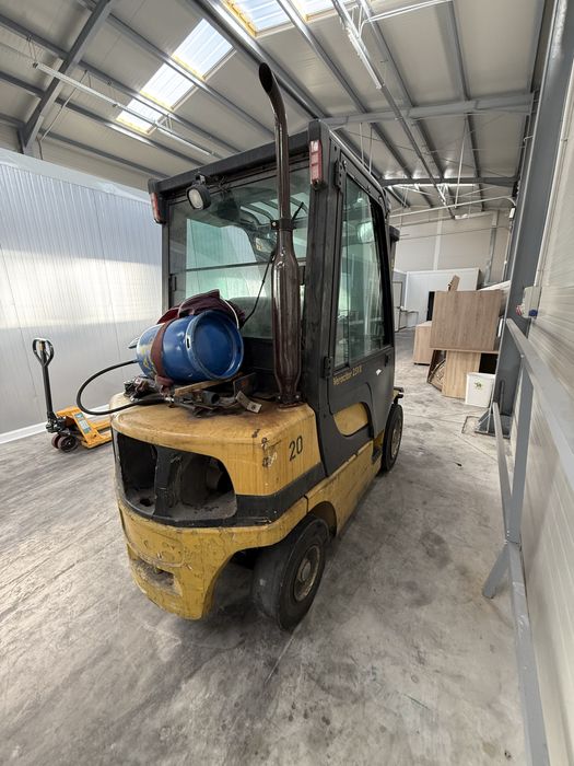 Motostivuitor 2,5t cabina inchisa 2010 GPL