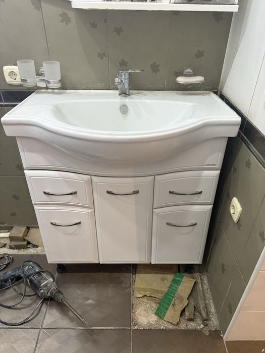 Умывальник с тумбой