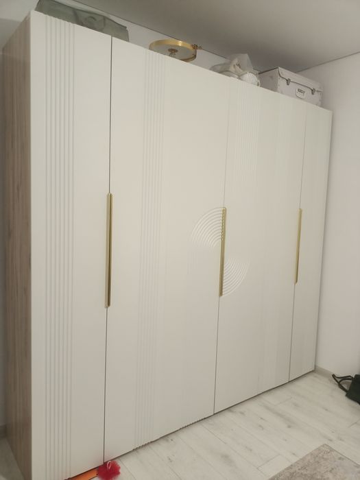 Продается шкаф 6 дверный