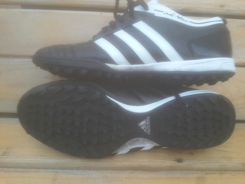 Футболни обувки стоножки