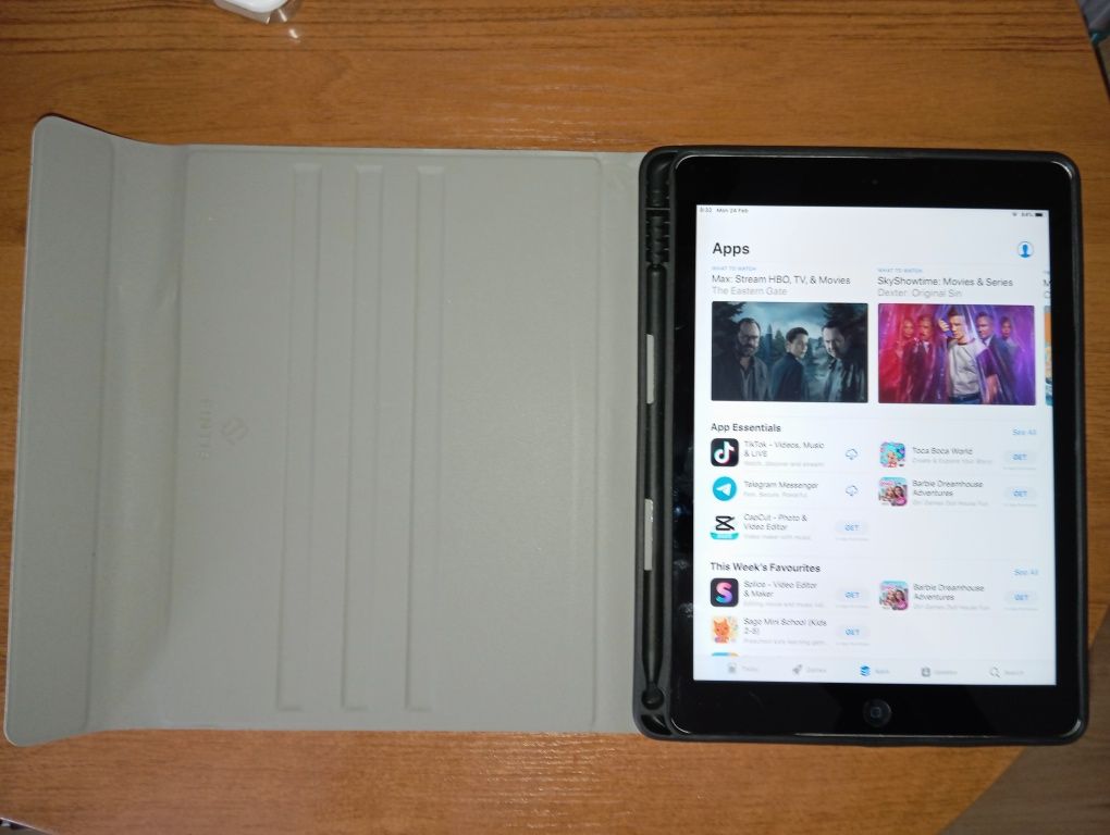 Таблет iPad Air1 32GB/9.7" WiFi + калъф
