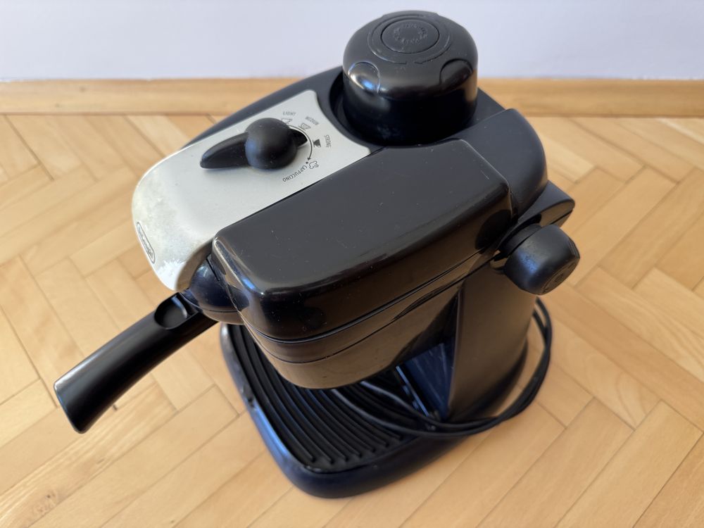 Кафемашина за еспресо капучино DeLonghi MB EC9 800W за резервни части