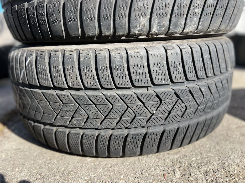 Зимни гуми 245/45/19 Pirelli  с борд dot20 . Цена за двете .