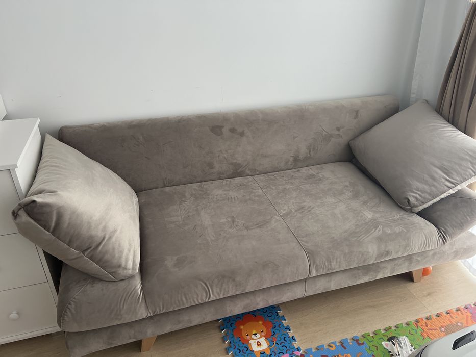 Canapea din catifea extensibila