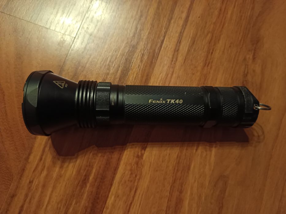 Lanterna profesionala Fenix TK40