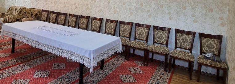 Продаётся стол +12 стульев состояние отличное