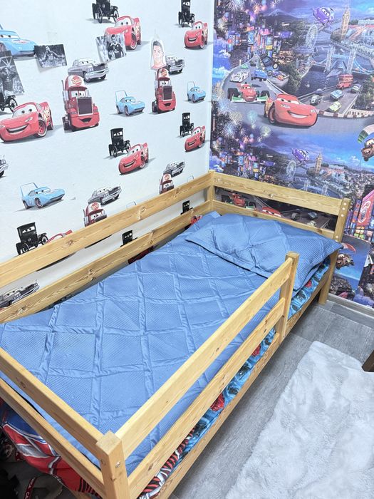 Продам кровать 160*80 с матрасом