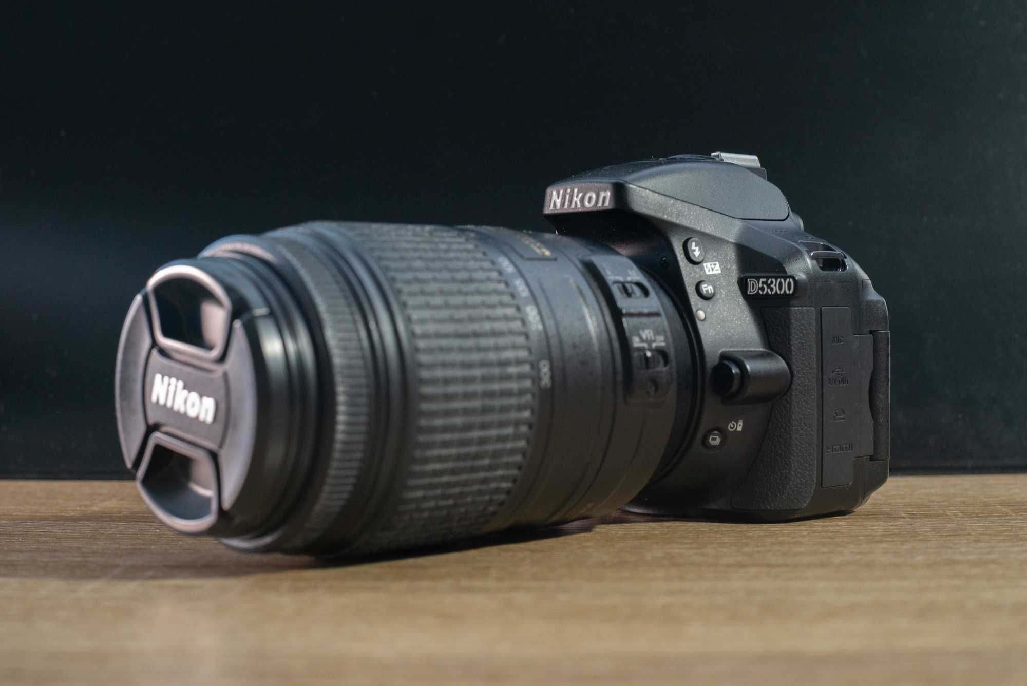 Nikon D5300 + китов + теле + аксесоари