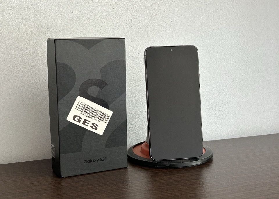 Samsung Galaxy S22; Black; 128 GB