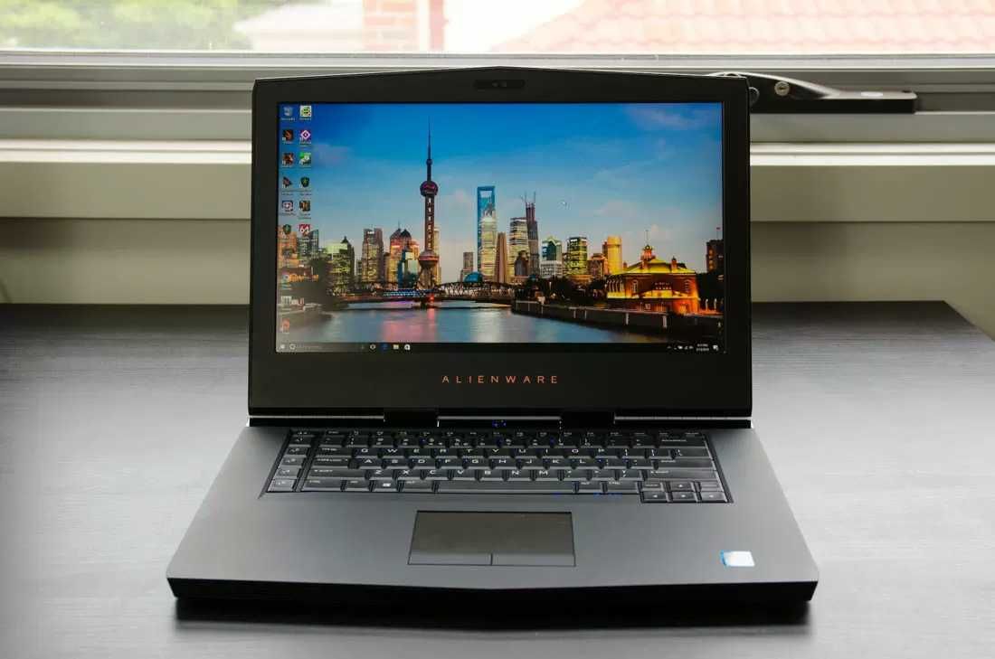 DELL Alienware 15 R3, stare foarte buna.