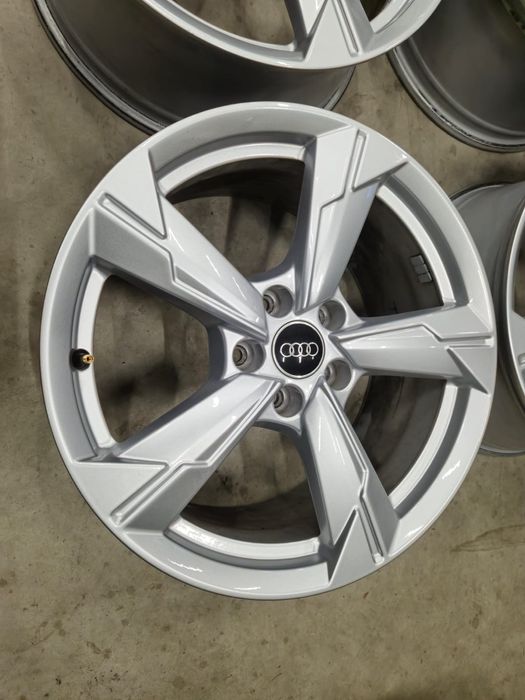 Jante Audi A6 C8 C7 C6 Q5 A4 R18 originale stare impecabila
