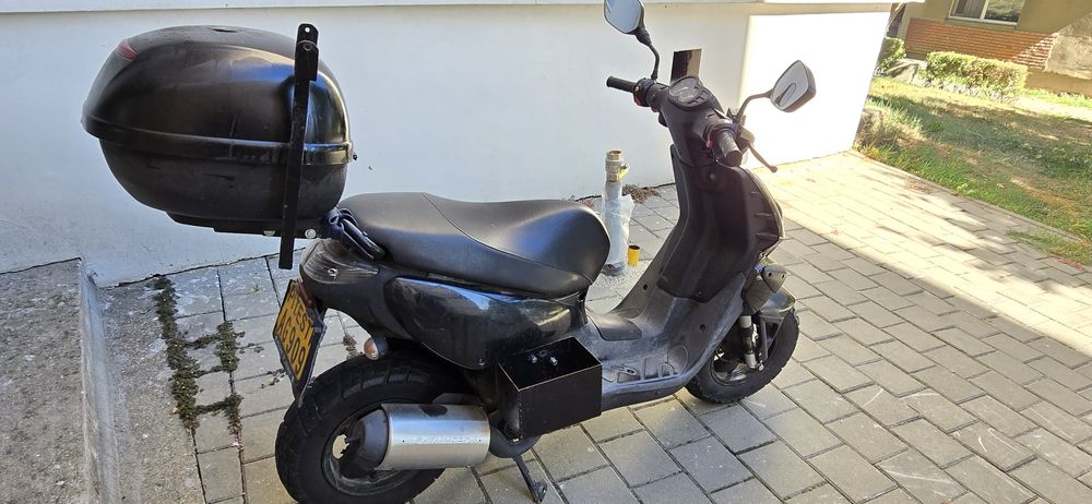Scuter Peugeot Trek