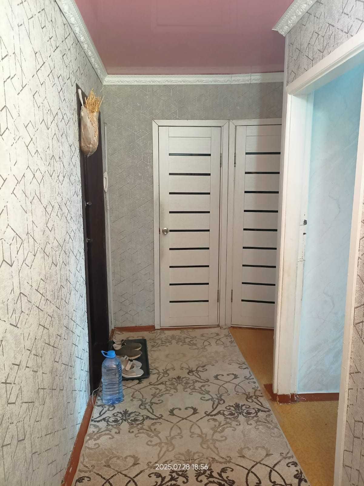 Продается 4 ком. кв. ул. Уалиханова, панель 1974г. 5/5 этаж, 61кв.м.
