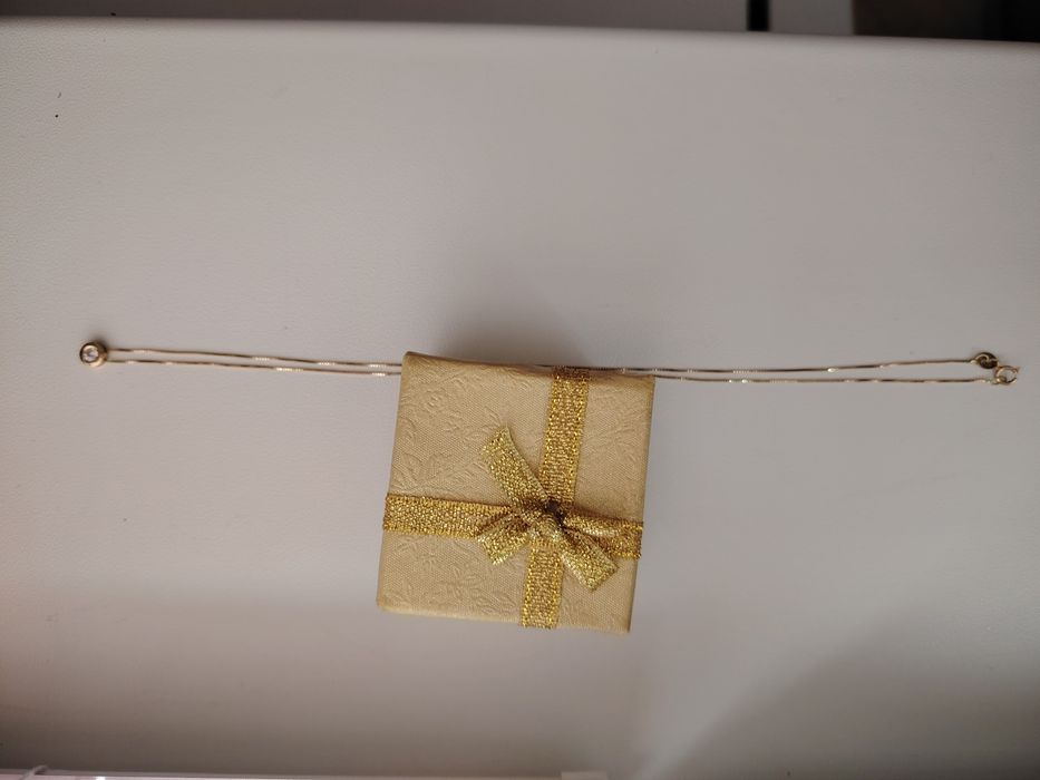 Продавам ново златно колие