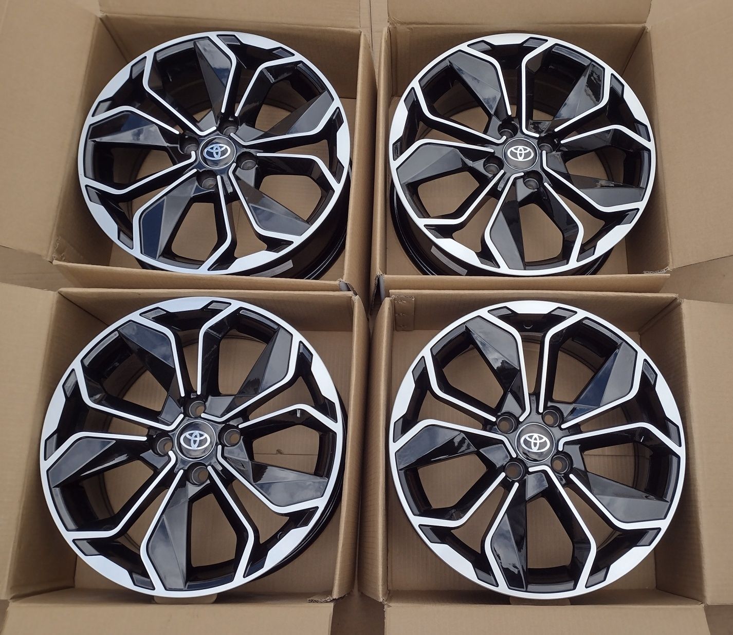 Jante Toyota Corolla Yaris Aygo  4 x 100 R16 avem și R15