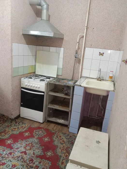 Kvartira sotiladi 1 xona 4- etaj